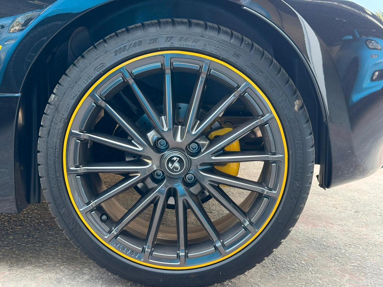 Abarth 695 1.4 Turbo T-Jet 180 CV