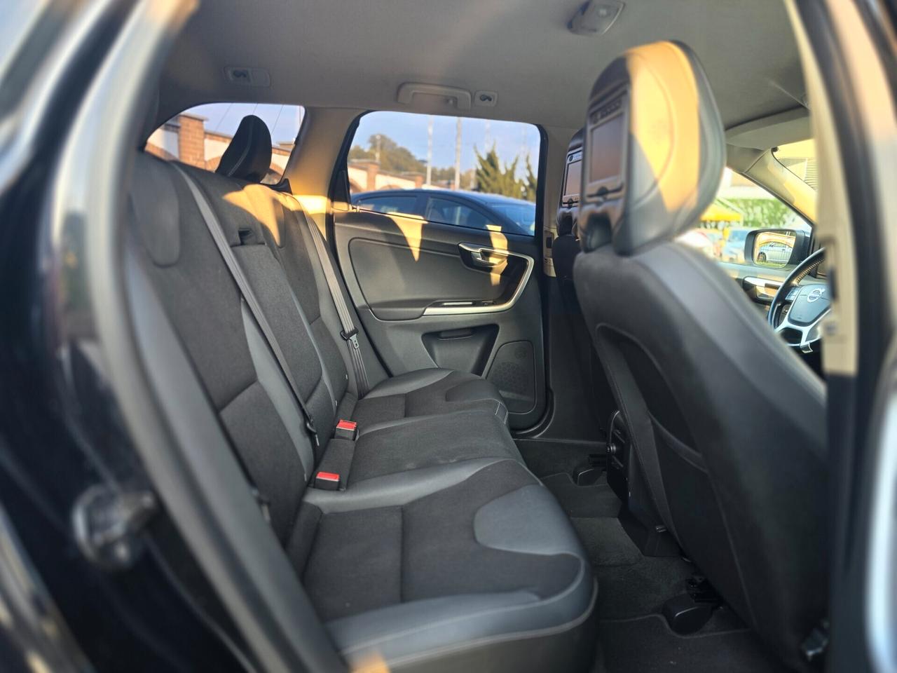 Volvo XC60 AWD 2.4/120KW/163CV /AUTOMATICO /SENSORI/PELLE/RSE
