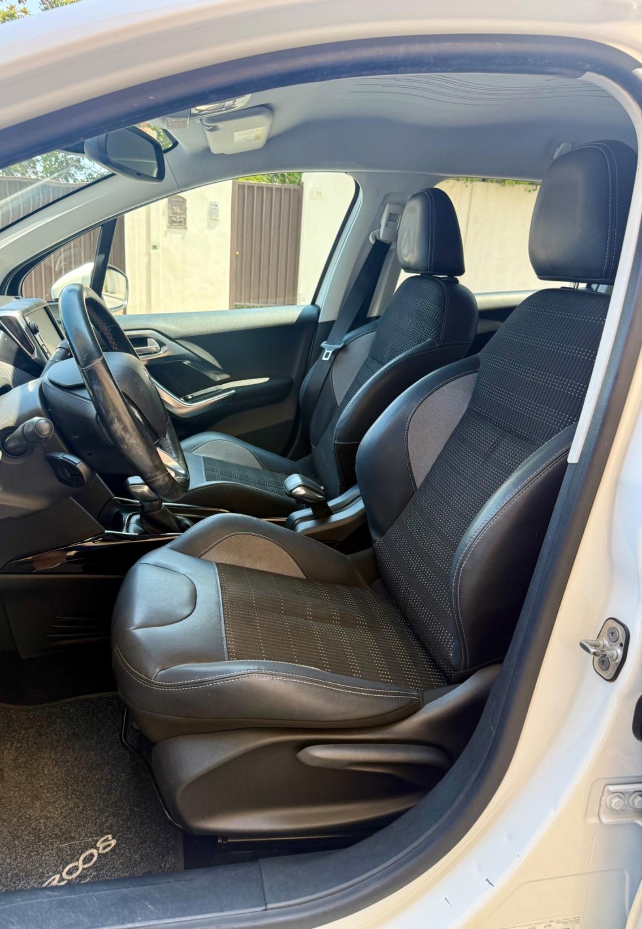 Peugeot 2008 BlueHDi 100 Allure