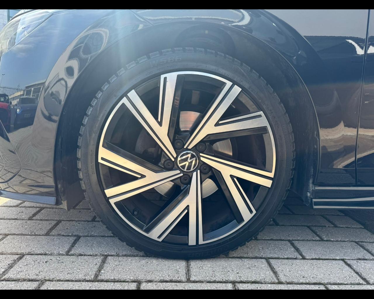 VOLKSWAGEN Golf 8ª serie - Golf 2.0 TDI 150 CV DSG SCR R-Line