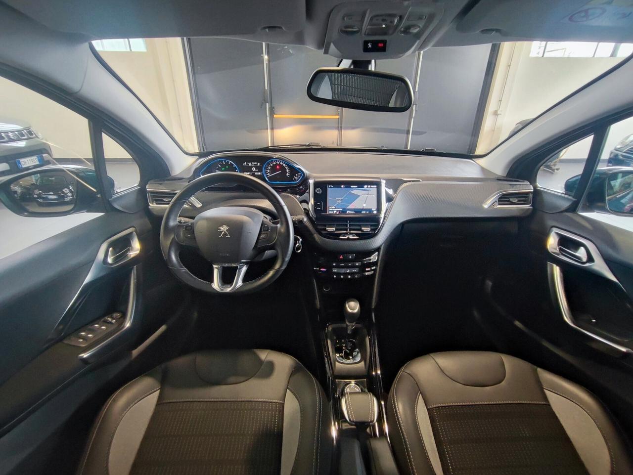 Peugeot 2008 1.2 PureTech 110 EAT6 Allure • Navi • LED • Retrocamera • Cerchi 17