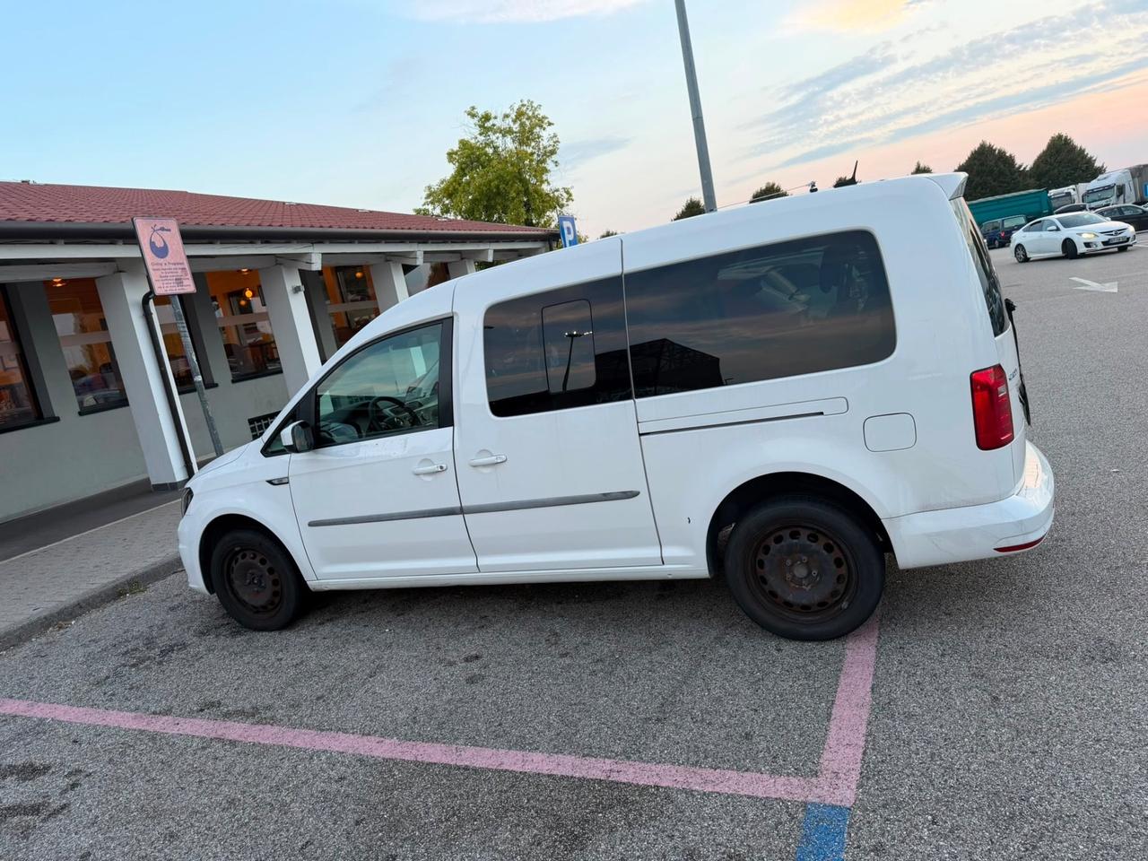 Volkswagen Caddy Maxi 7 posti 2.0 TDI PREZZO 11.990€