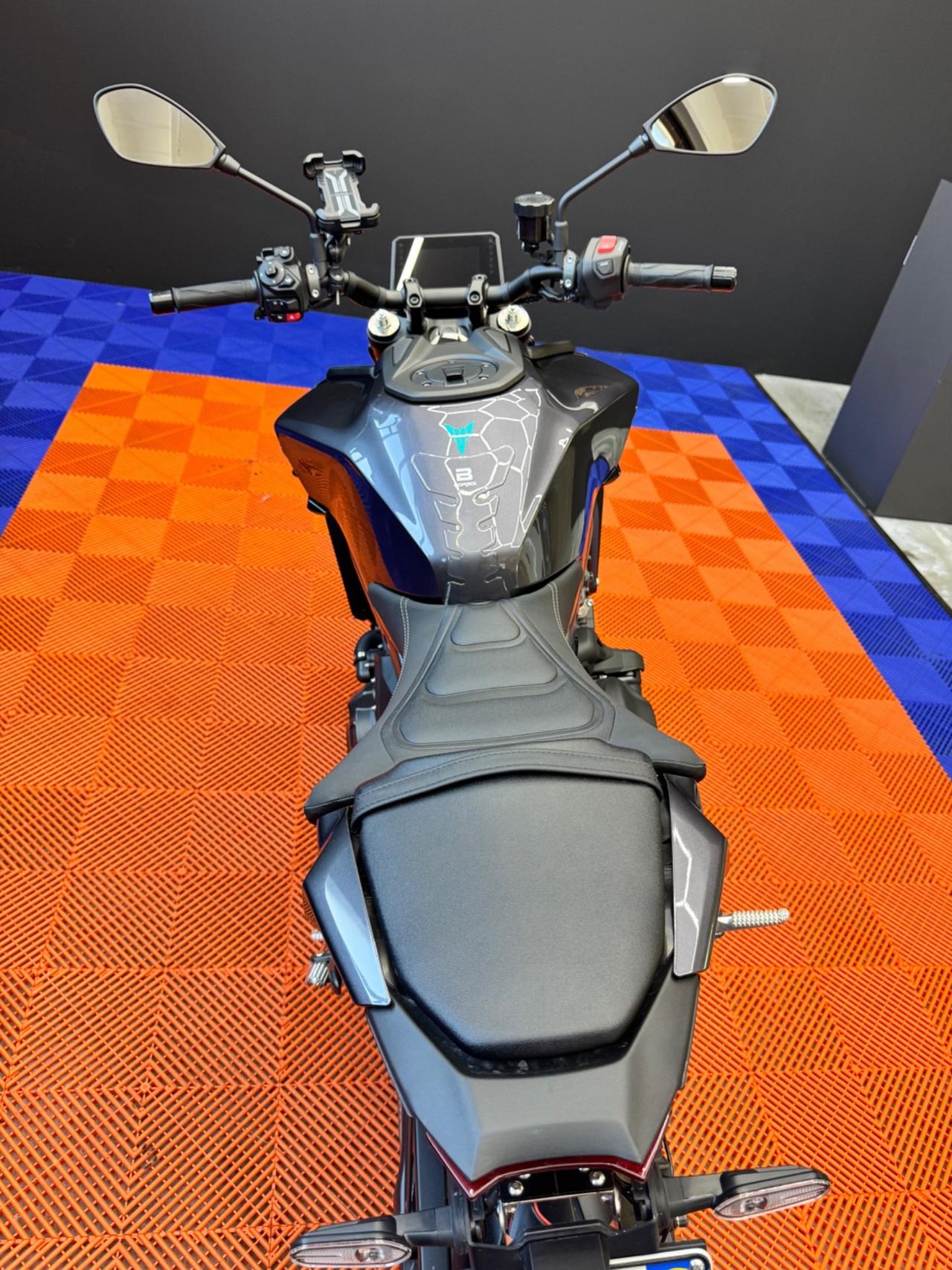 Yamaha MT-09 Y-AMT 900cc 120 cv
