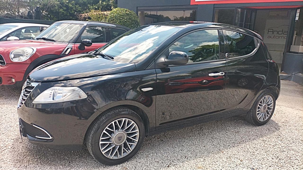 Lancia Ypsilon 1.2 69 CV 5 porte GPL Gold **PREZZO OUTLET**