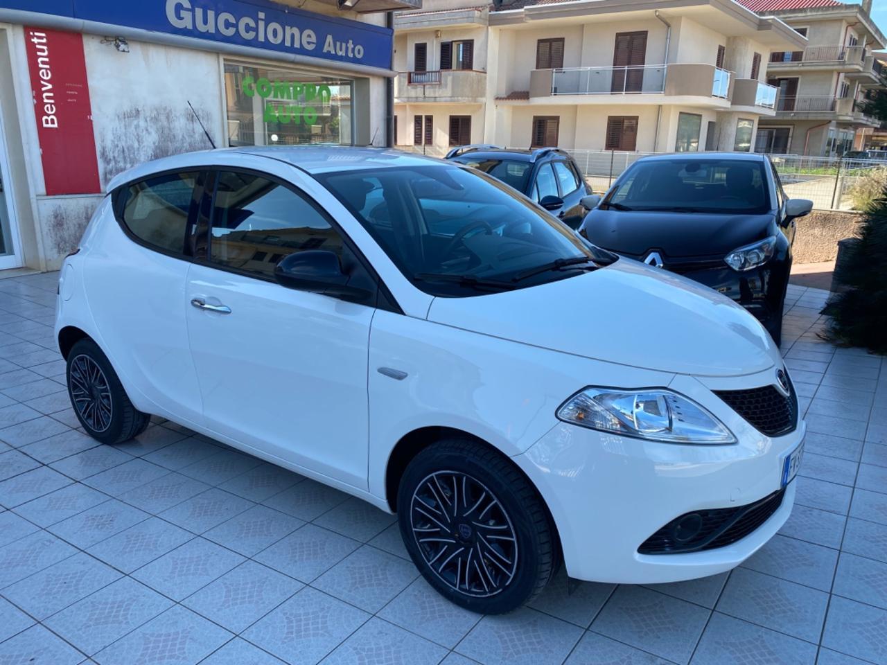 Lancia Ypsilon 1.2 69 CV 5 porte S&S Gold