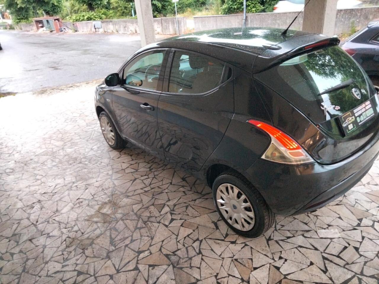 Lancia Ypsilon 0.9 TwinAir 85 CV 5 porte S&S DFN Gold 2014 NEOPATENTATI