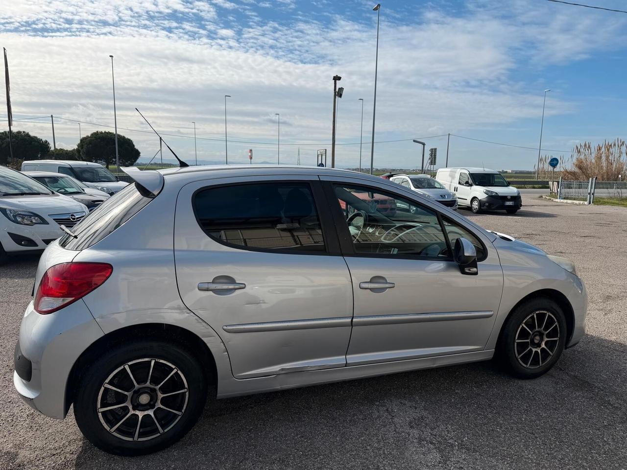 Peugeot 207 1.4 8V 75CV 5p. X Line ECO GPL