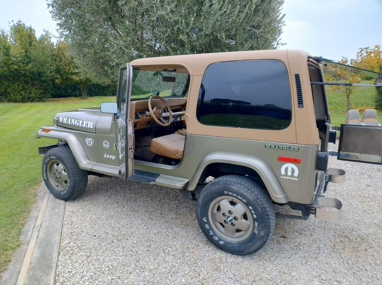 Jeep Wrangler 2.5 BENZINA | 1988 | 117 CV |ASI | Cabrio + accessori | 2 Treni Gomme
