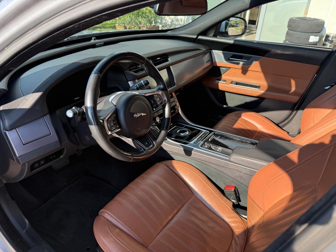 Jaguar XF 2.0 D 180 CV AWD aut. R-Sport