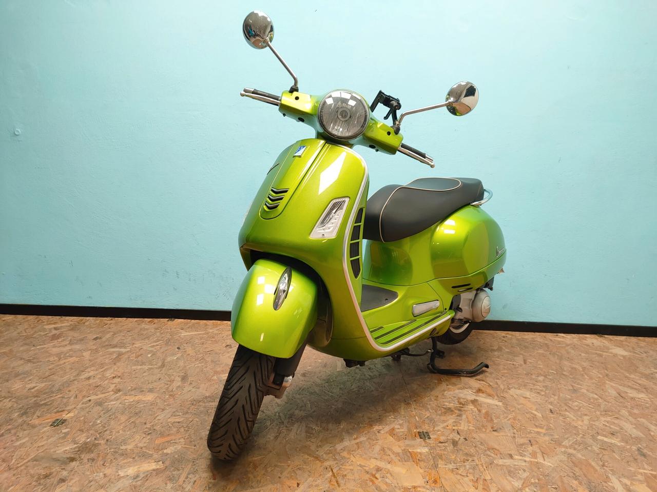 Piaggio Vespa 300 GTS SUPER ABS 16.000 km.