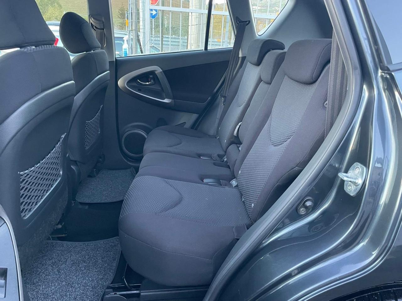 Toyota RAV 4 RAV4 2.2 D-4D 136 CV Sol