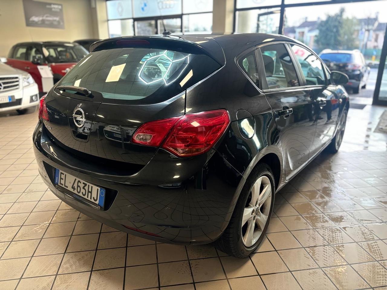 Opel Astra 1.4 100CV 5 porte Cosmo
