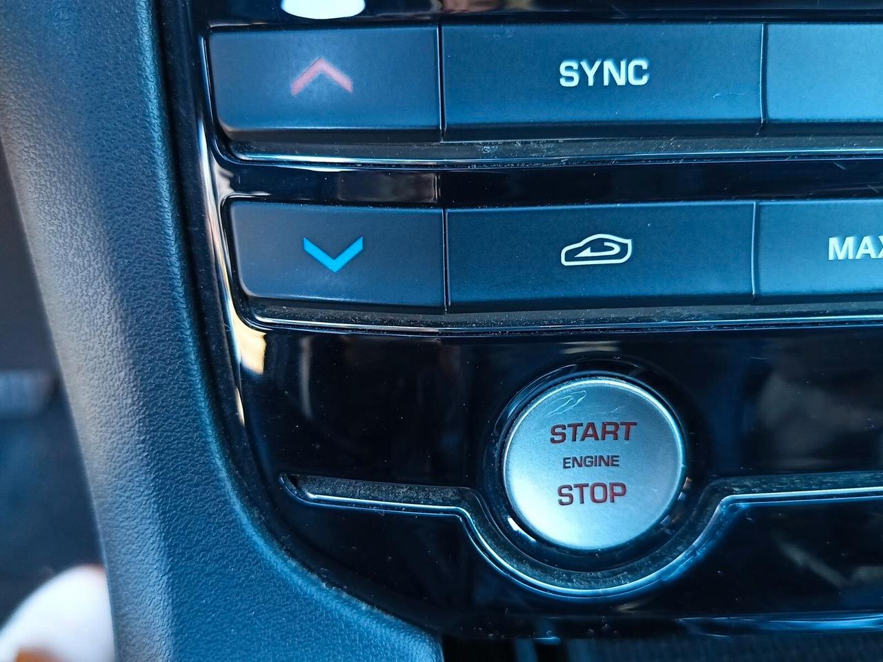 Jaguar F-Pace 2.0 D 180 CV AWD Portfolio