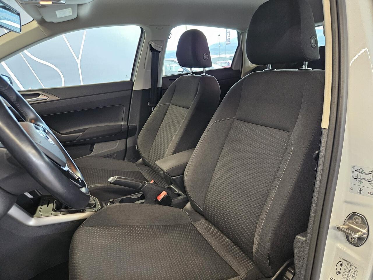 Volkswagen Polo VI 2017 5p 1.0 tgi Trendline 90cv R-Line