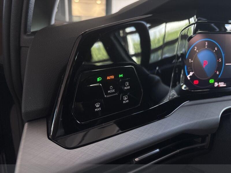 Volkswagen Golf VIII 2020 2.0 tdi Life 115cv dsg