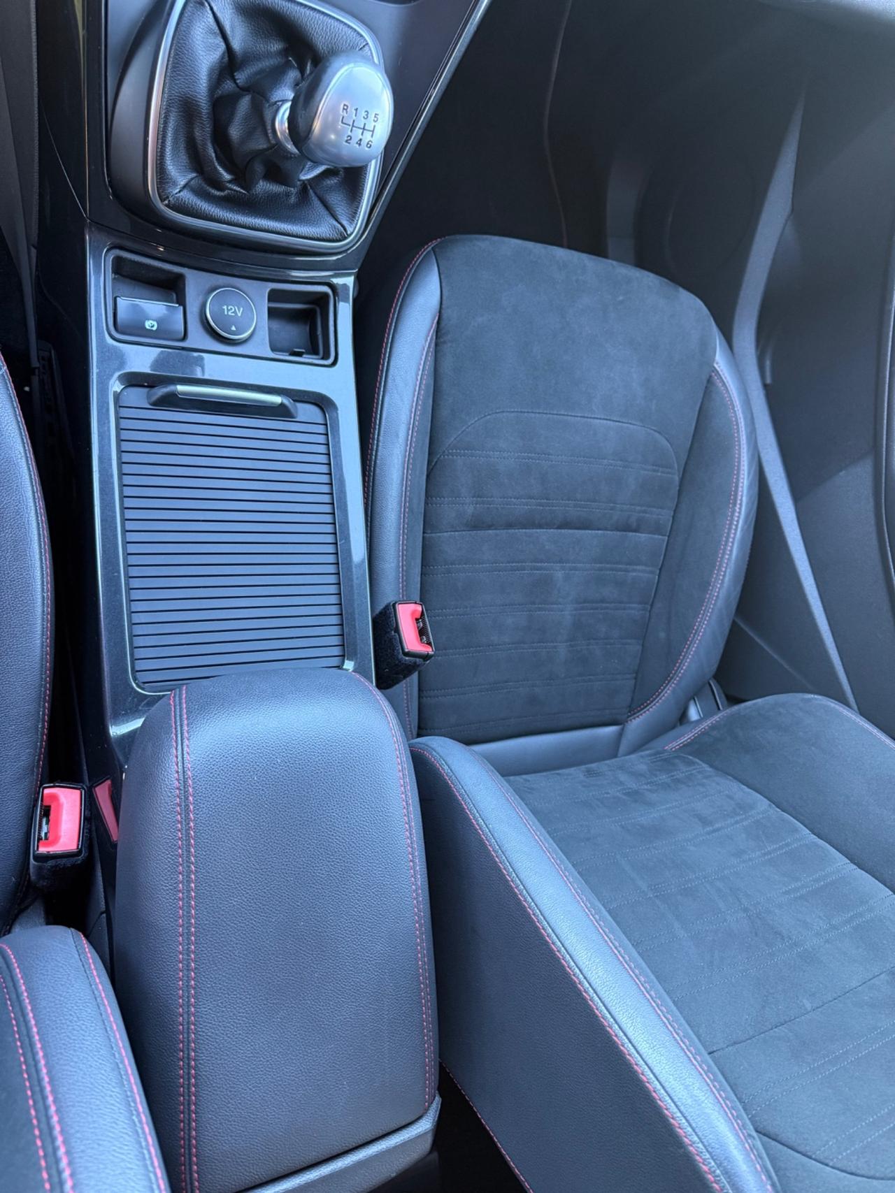 Ford Kuga 1.5 TDCI 120 CV S&S 2WD ST-Line