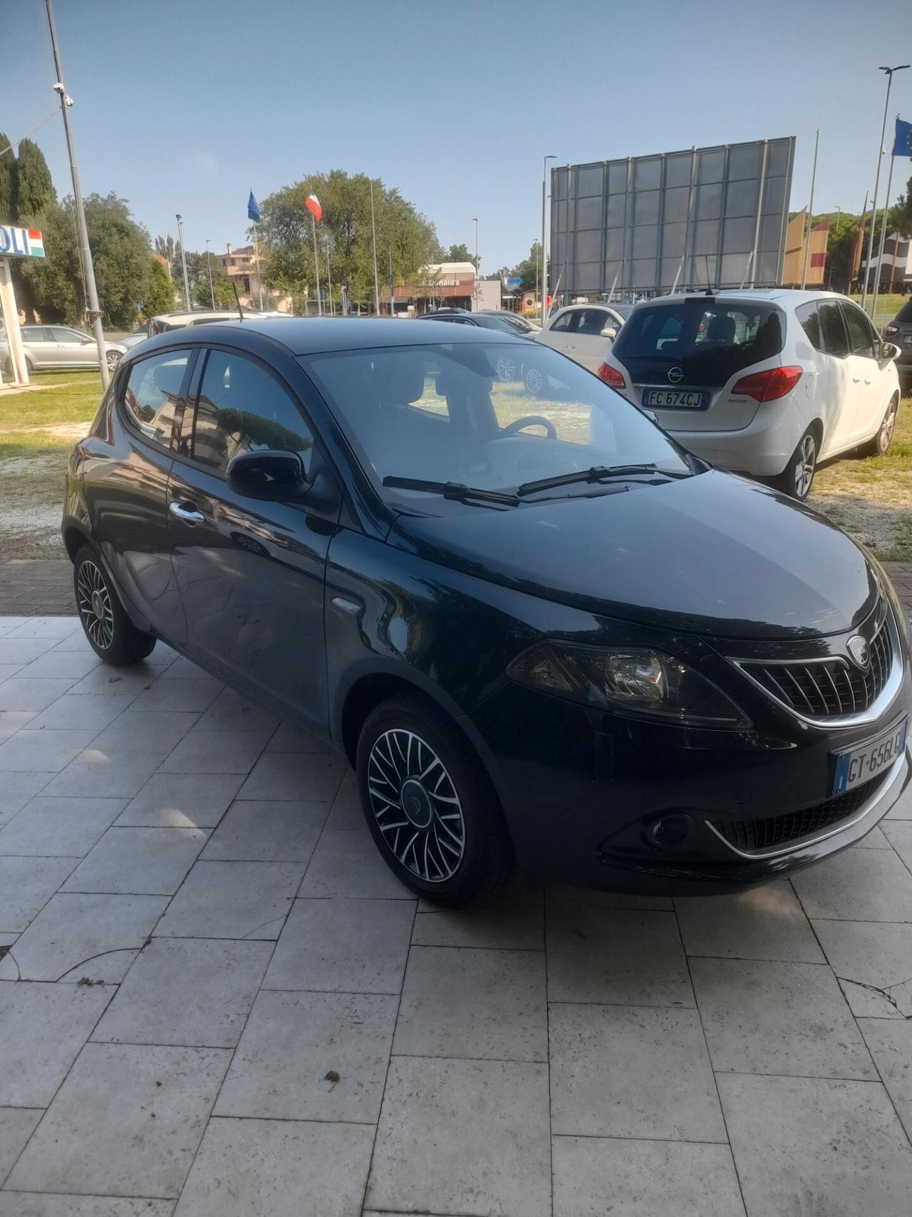Lancia Ypsilon 1.0 5 porte Hybrid Gold Plus