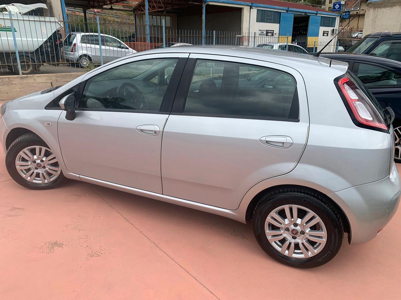Fiat Punto 1.3 MJT II 75 CV 5 porte Lounge