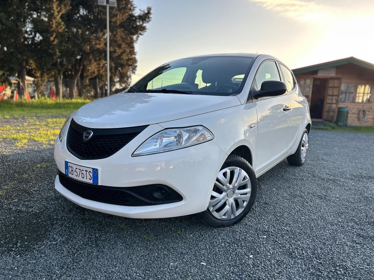 Lancia Ypsilon 1.0 Hybrid*NEOPATENTATI*UNIPRO*