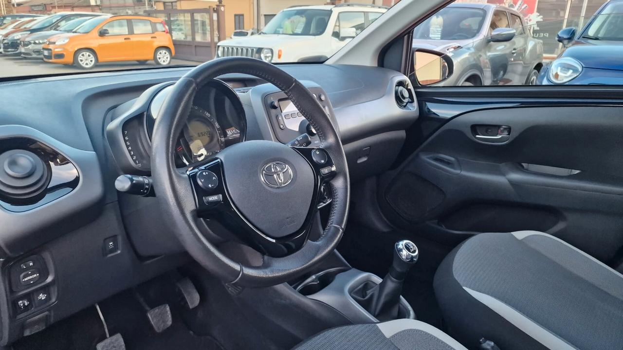 Toyota Aygo Connect 1.0 VVT-i 72 CV 5 porte x-clusiv