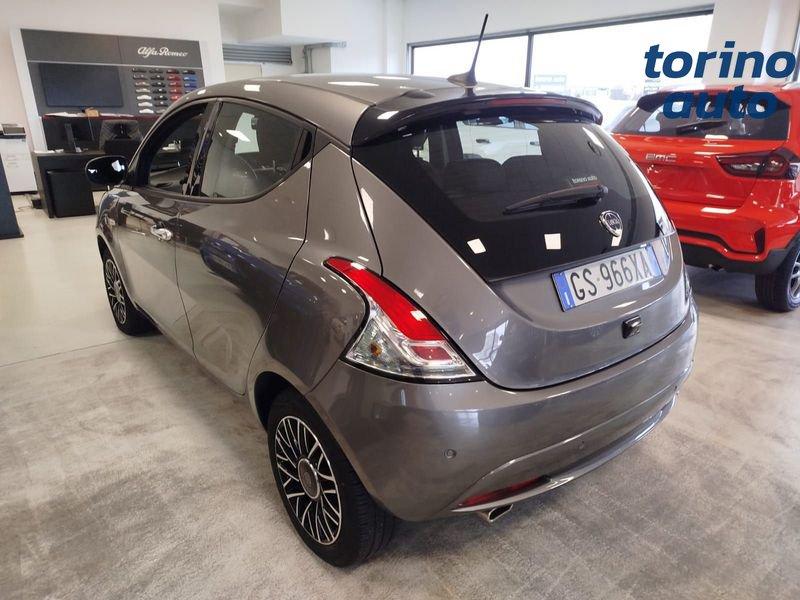 Lancia Ypsilon Ypsilon 1.0 FireFly 5 porte S&S Hybrid Platino