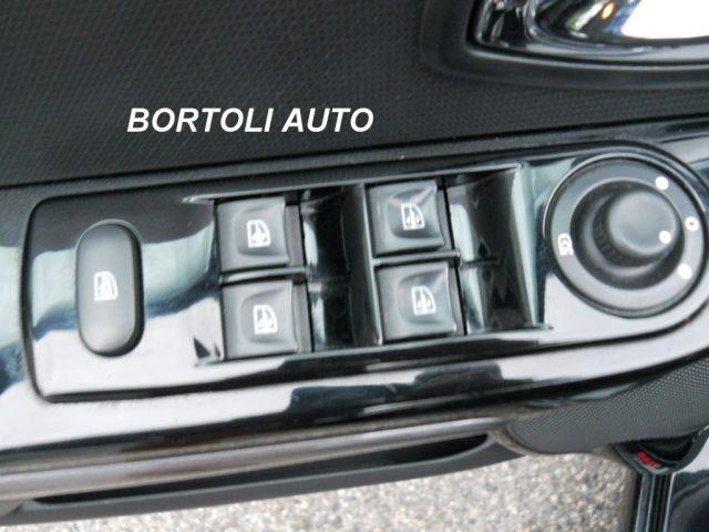 RENAULT Clio 1.5 dCi 136.000 KM COSTUME NATIONAL NAVIGATORE