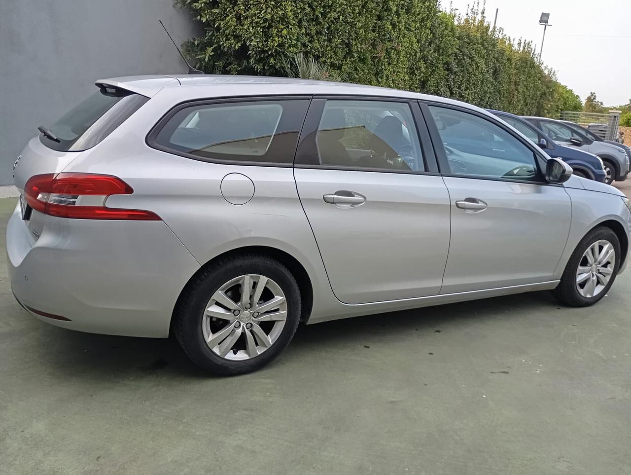 Peugeot 308 BlueHDi 100 S&S SW Business