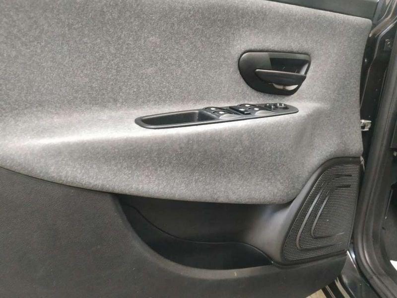 Lancia Ypsilon 1.0 firefly hybrid Silver s&s 70cv