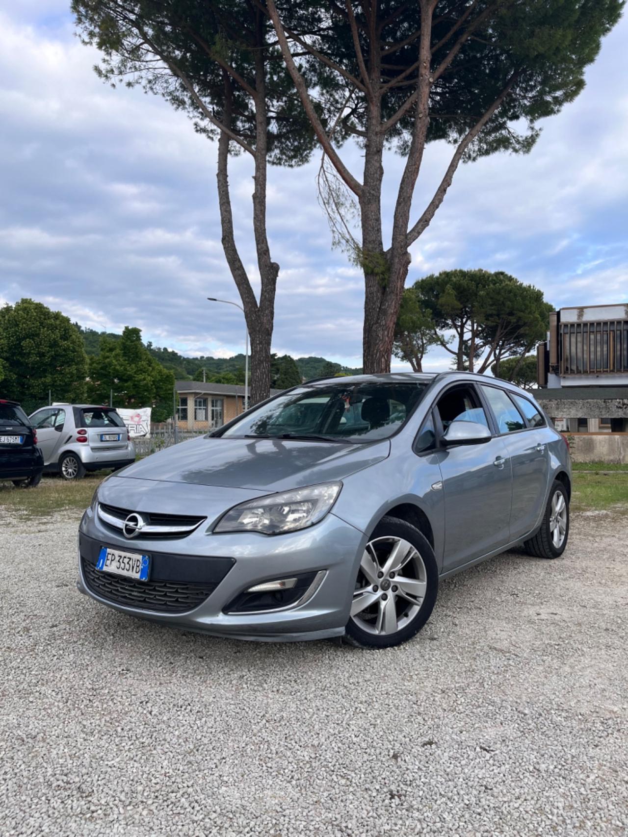 Opel Astra 1.7 CDTI 110CV Sports Tourer Cosmo