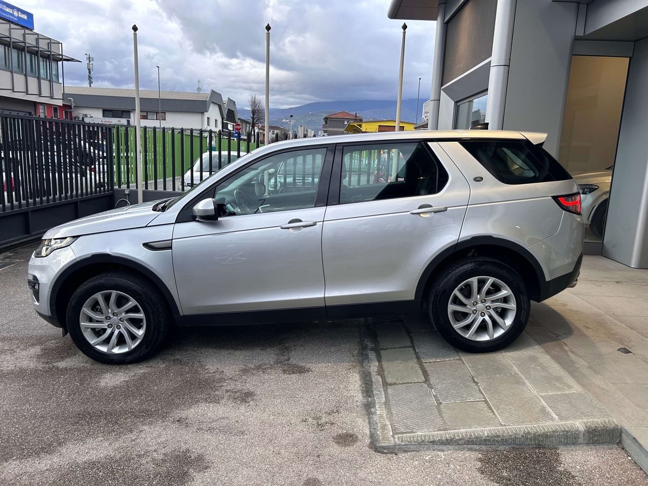 Land Rover Discovery Sport 2019 photo 4