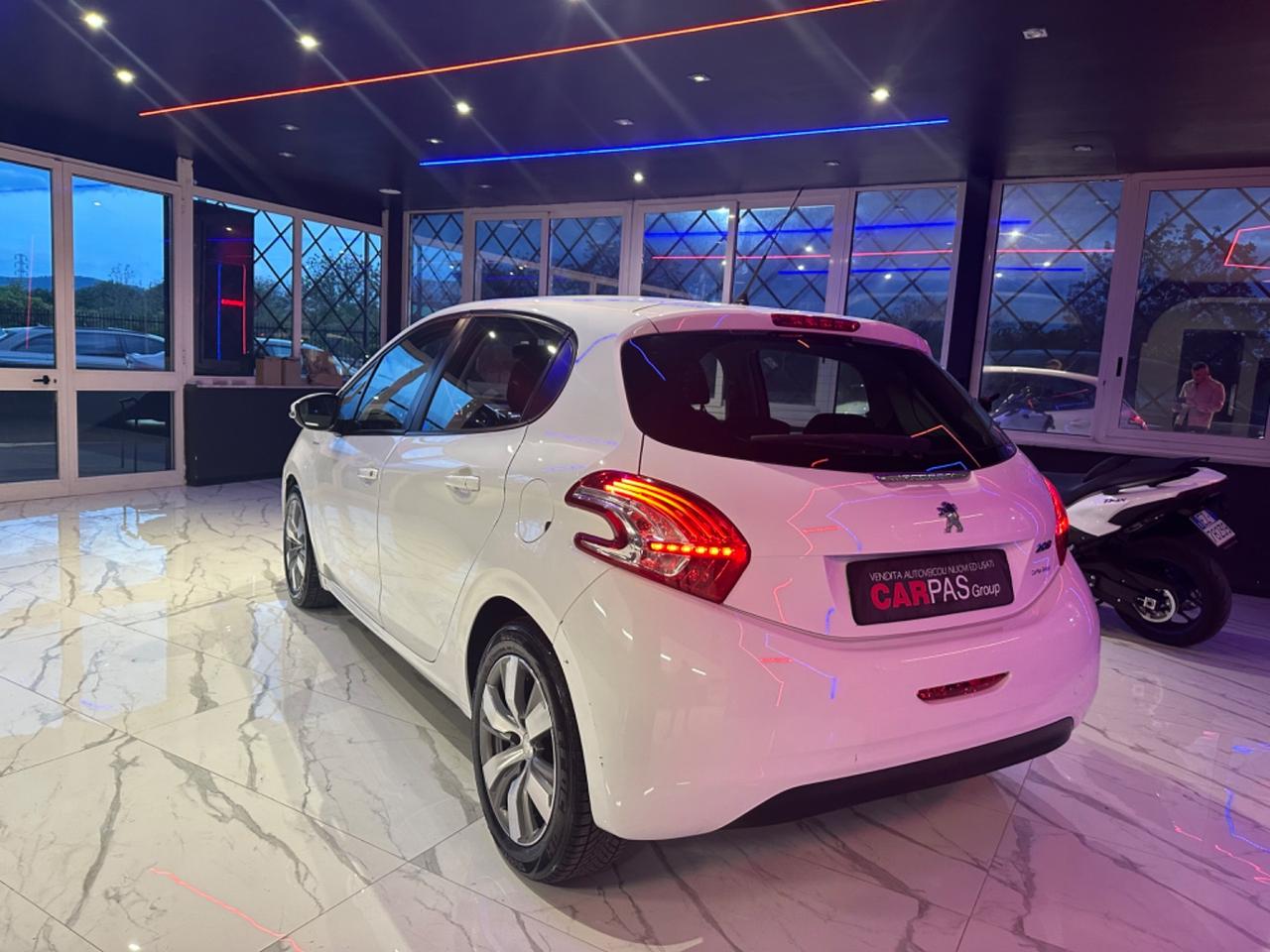 Peugeot 208 1.4 HDi 68 CV 5 porte Allure