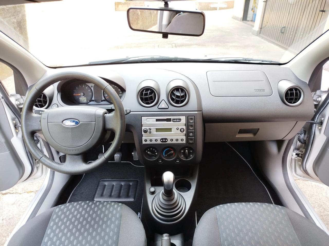 Ford Fiesta 1.2 BENZINA 75cv / 34.680km / Neopat.