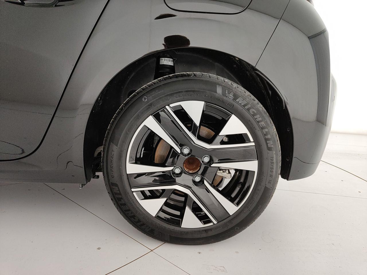 Peugeot 208 motore elettrico 136 CV 5 porte Allure