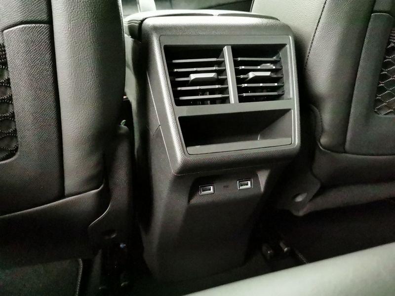 DS DS 7 1.6 e-tense phev Performance Line+ 4x4 300cv auto
