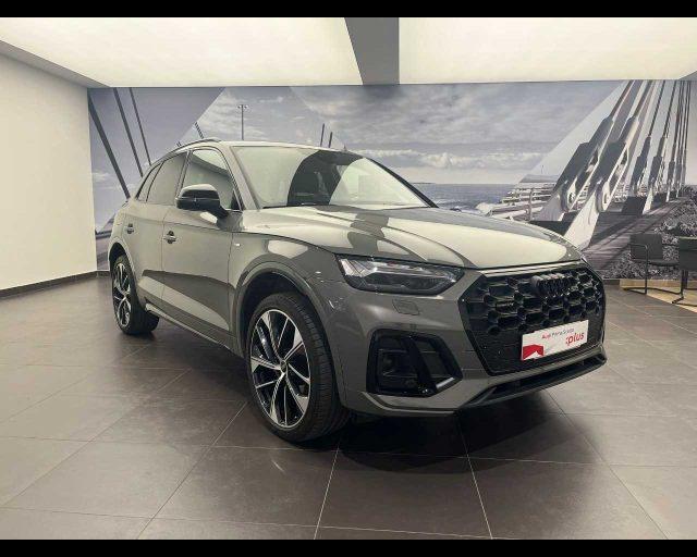AUDI Q5 40 TDI 204 CV quattro S tronic Identity Black
