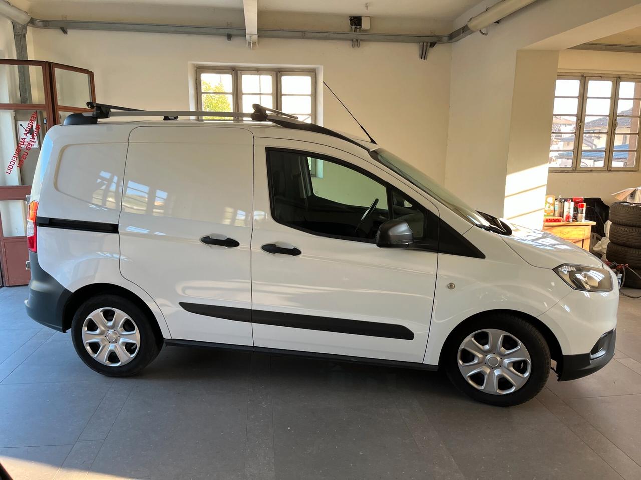 Ford Transit Courier 1.5 Van Trend