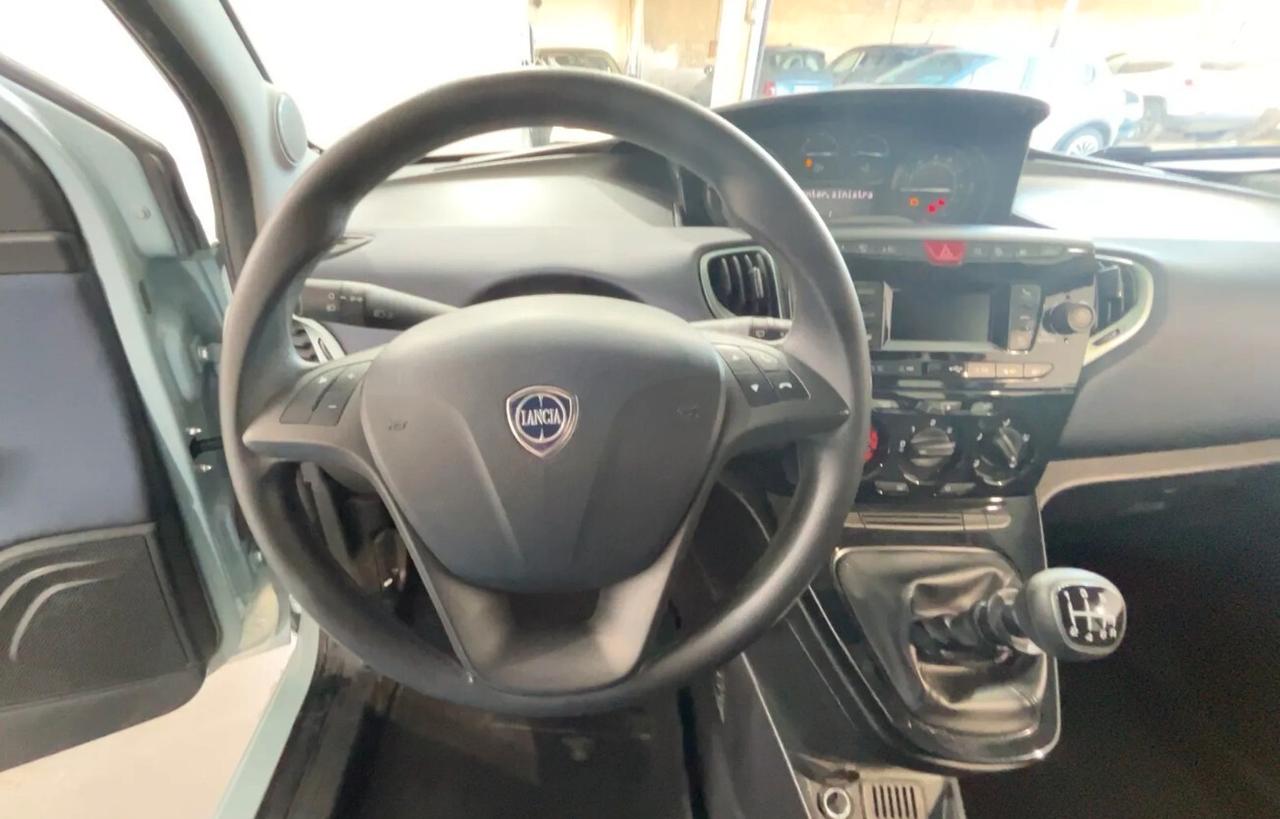 Lancia Ypsilon 1.0 FireFly 5 porte S&S Hybrid Oro