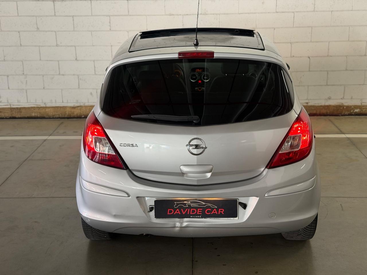 Opel Corsa 1.2 5 porte Club