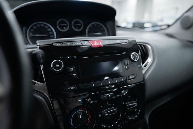 Lancia Ypsilon 1.2 8v Silver s&s 69cv E6