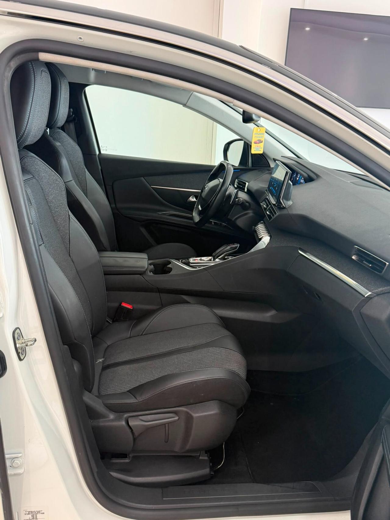 Peugeot 3008 1.5 diesel 130CV 2023 AUTOMATICA