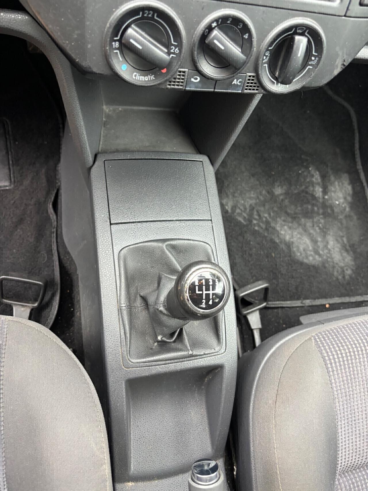 Volkswagen Polo 1.4/80CV 16V 5p. Sportline