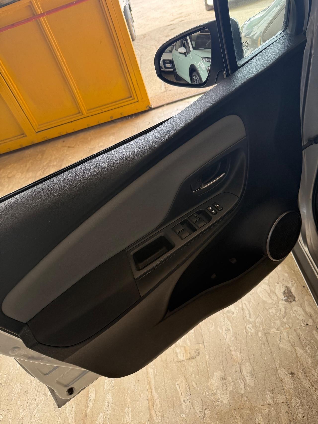 Toyota Yaris 2016 1.0 5 porte