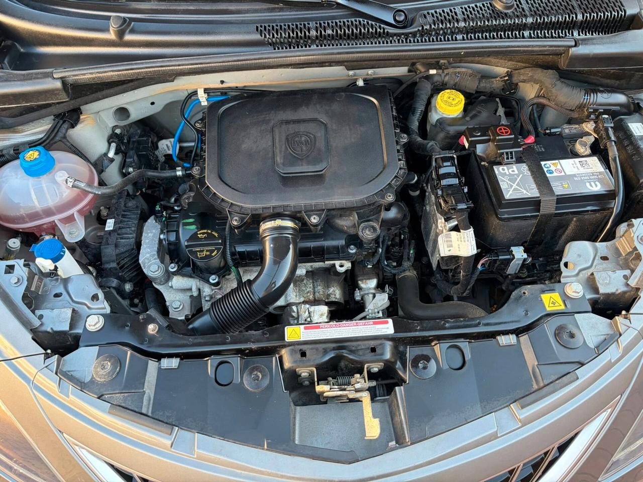 LANCIA YPSILON HYBRID GOLD PLUS