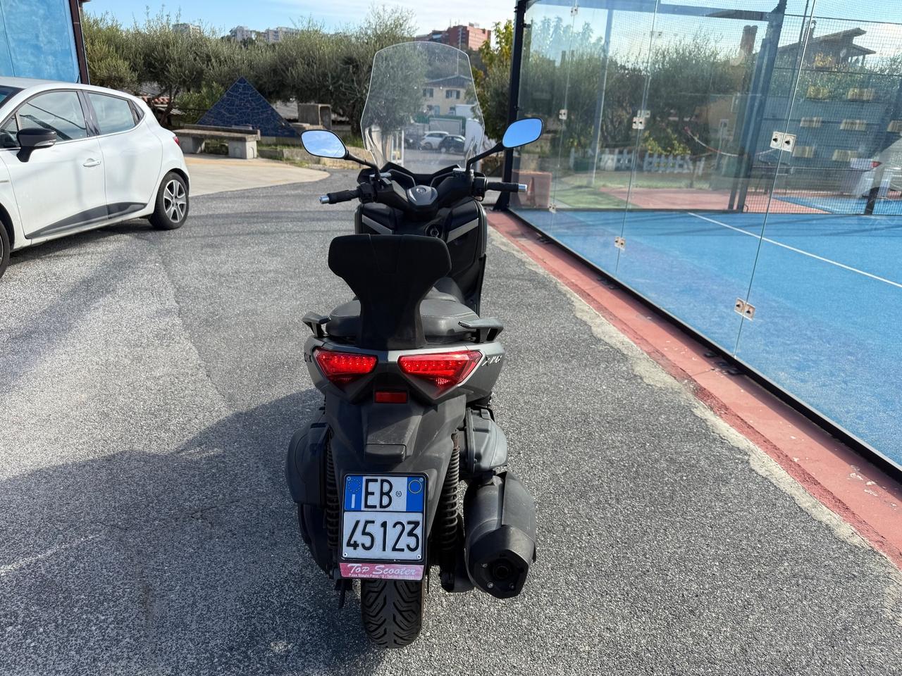 Yamaha X-Max 400