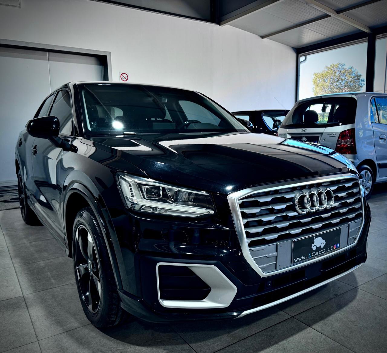 Audi Q2 1.6 TDI 116CV Identity Black