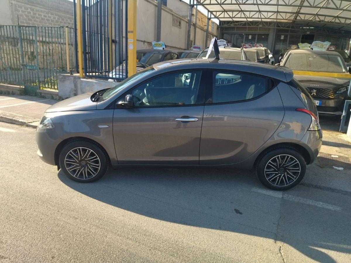 LANCIA Ypsilon 1.0 FireFly 5p.S&S Hybryd Gold 2022