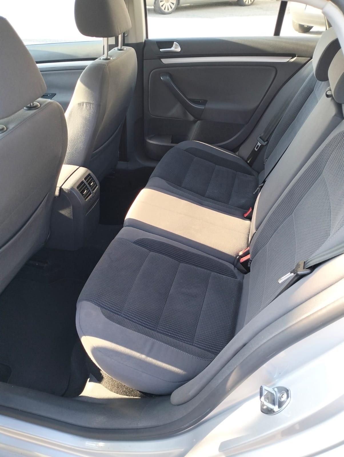 Volkswagen Golf Var. 1.6 Comfortline
