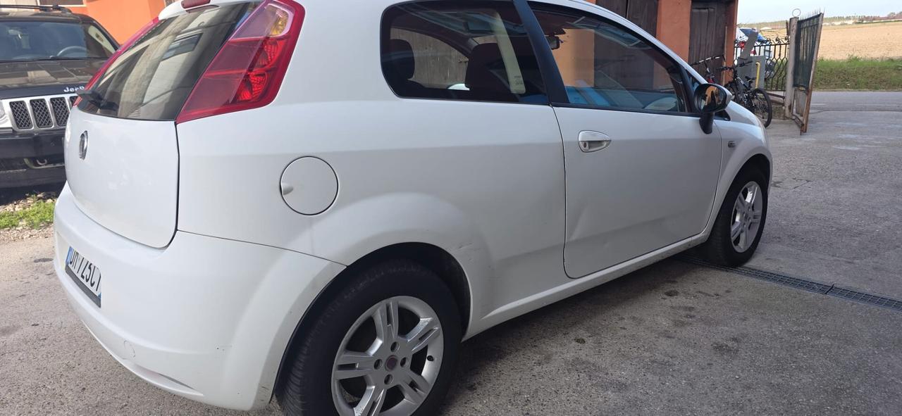 Fiat Grande Punto 1.3 MJT 75 CV 3 porte neopatentati