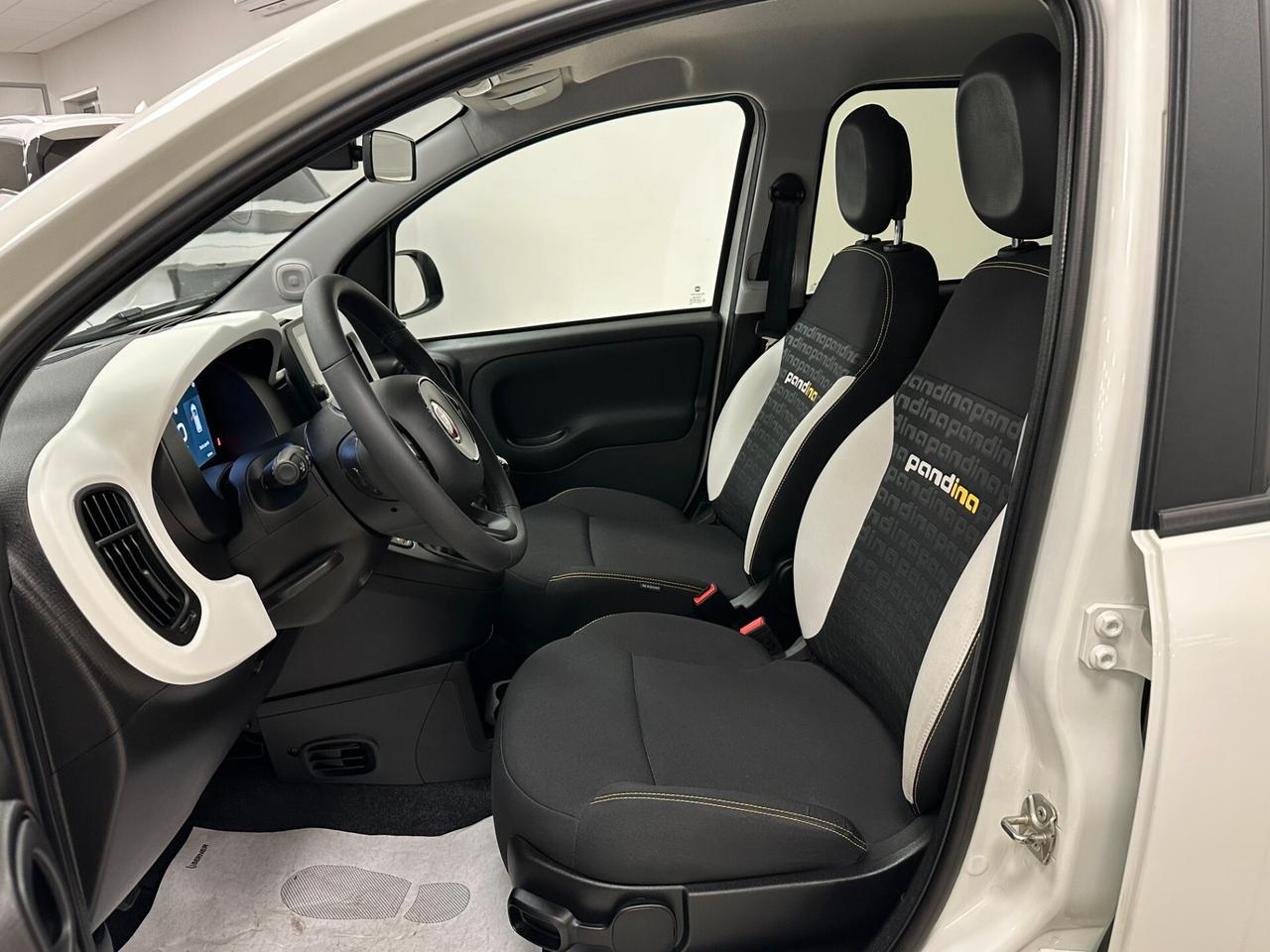 Fiat Panda 1.0 FireFly S&S Hybrid Pandina 70 CV - 2025