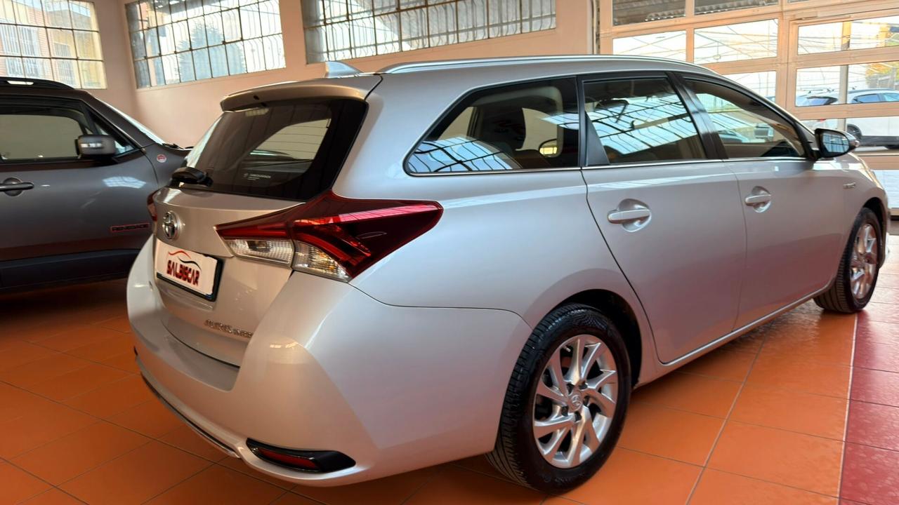 Toyota Auris 1.8 Hybrid Lounge